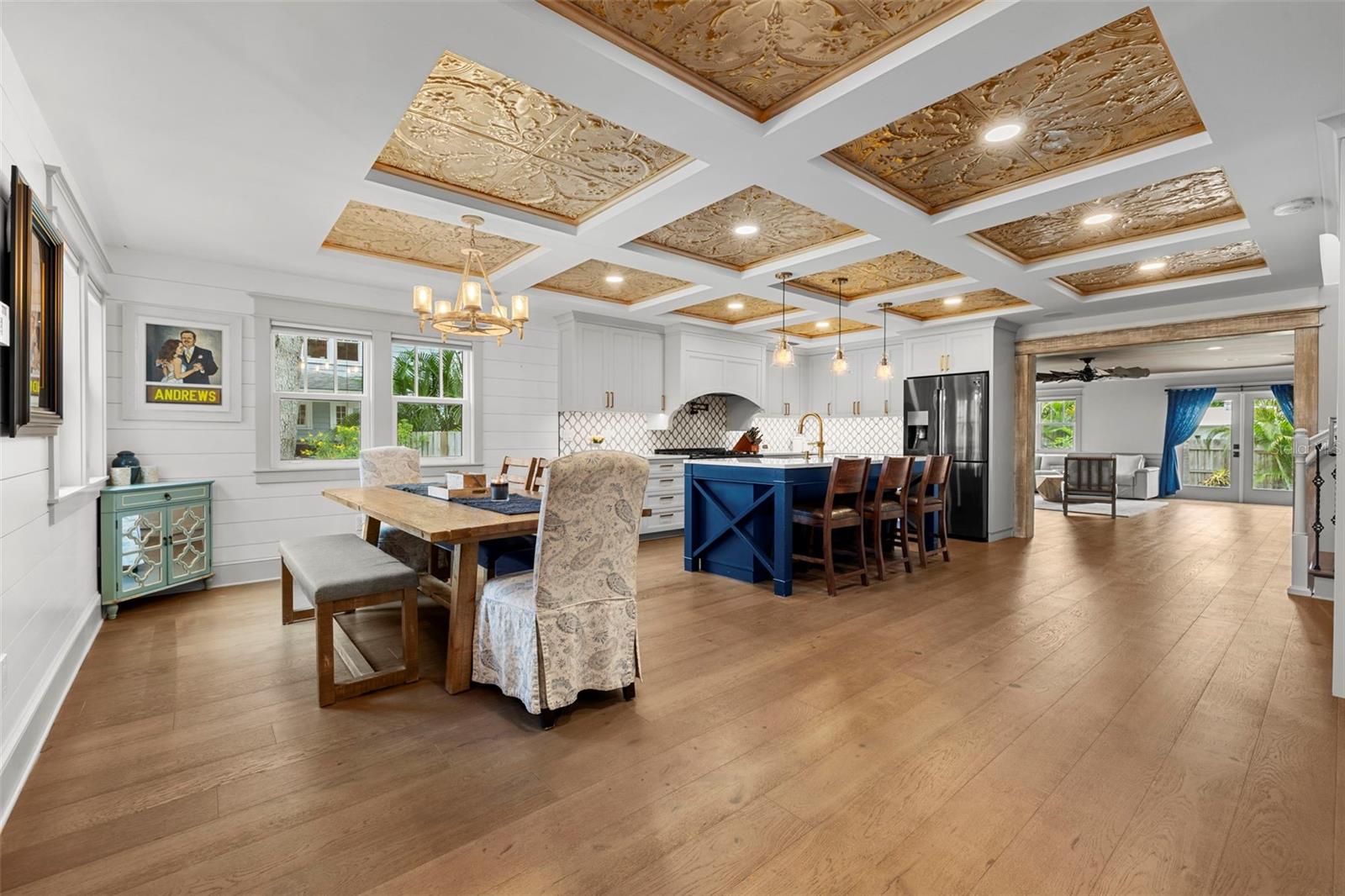 2420 14TH St ST PETERSBURG, FL 33704