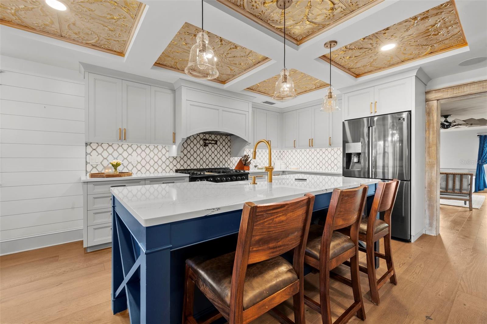 2420 14TH St ST PETERSBURG, FL 33704