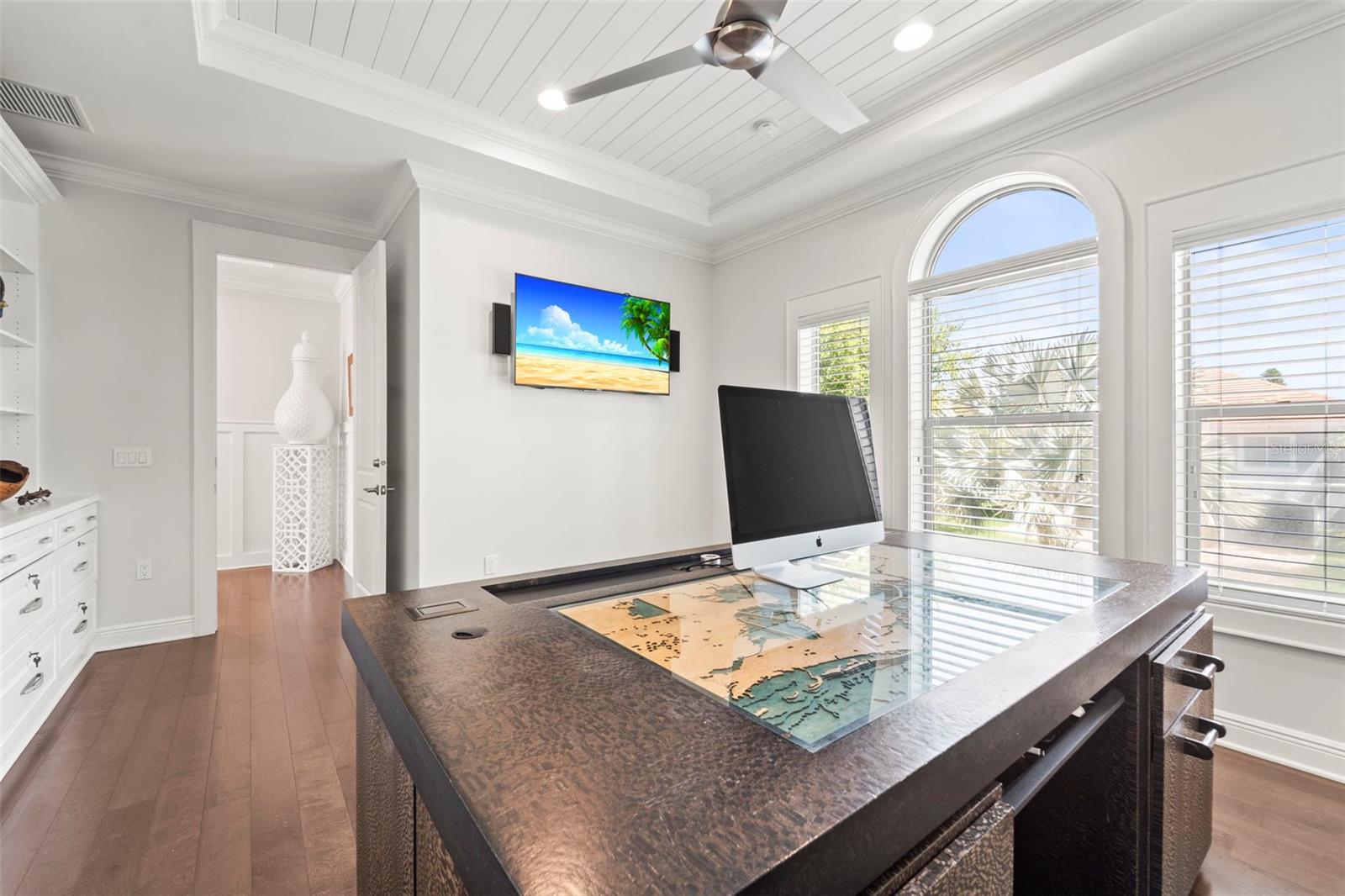 19 BAYFRONT Ct ST PETERSBURG, FL 33711