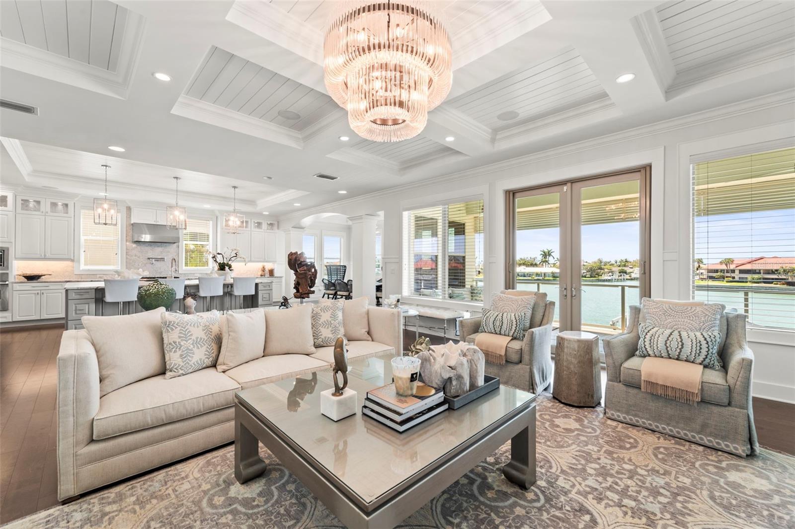 19 BAYFRONT Ct ST PETERSBURG, FL 33711