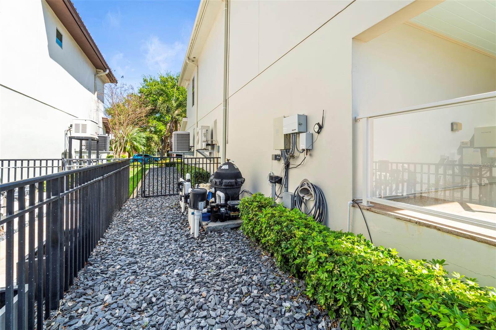 19 BAYFRONT Ct ST PETERSBURG, FL 33711
