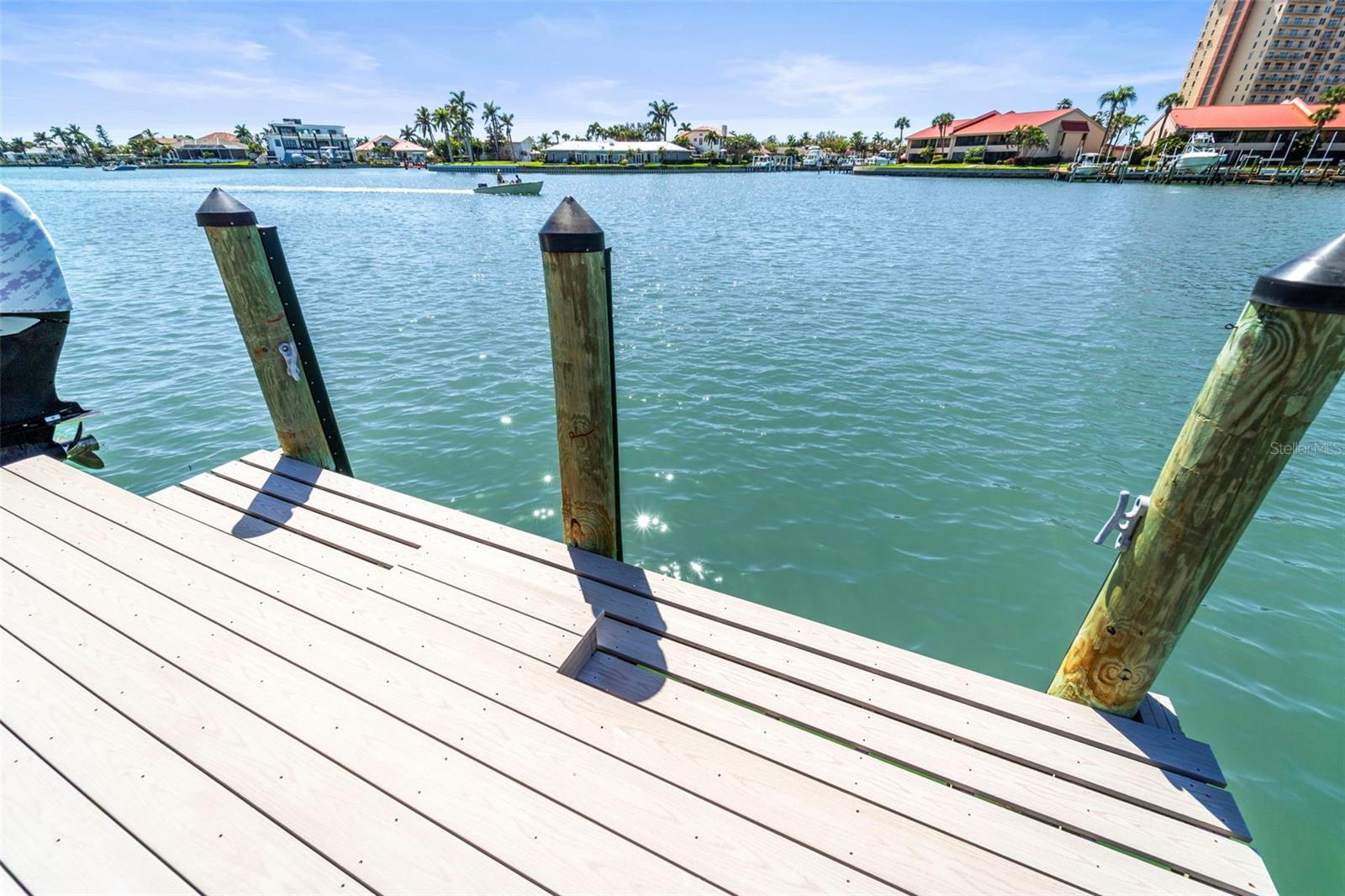19 BAYFRONT Ct ST PETERSBURG, FL 33711