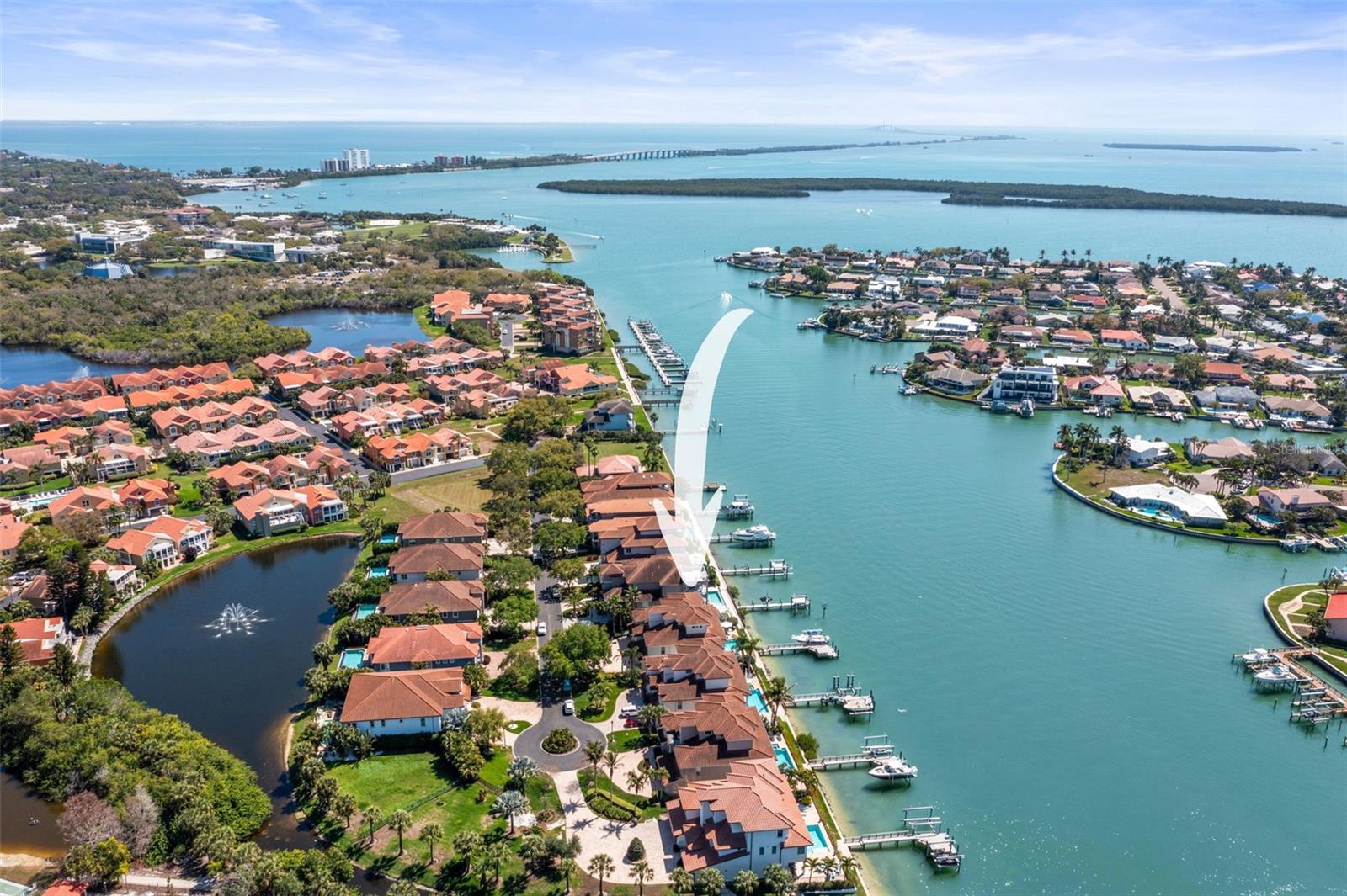 19 BAYFRONT Ct ST PETERSBURG, FL 33711