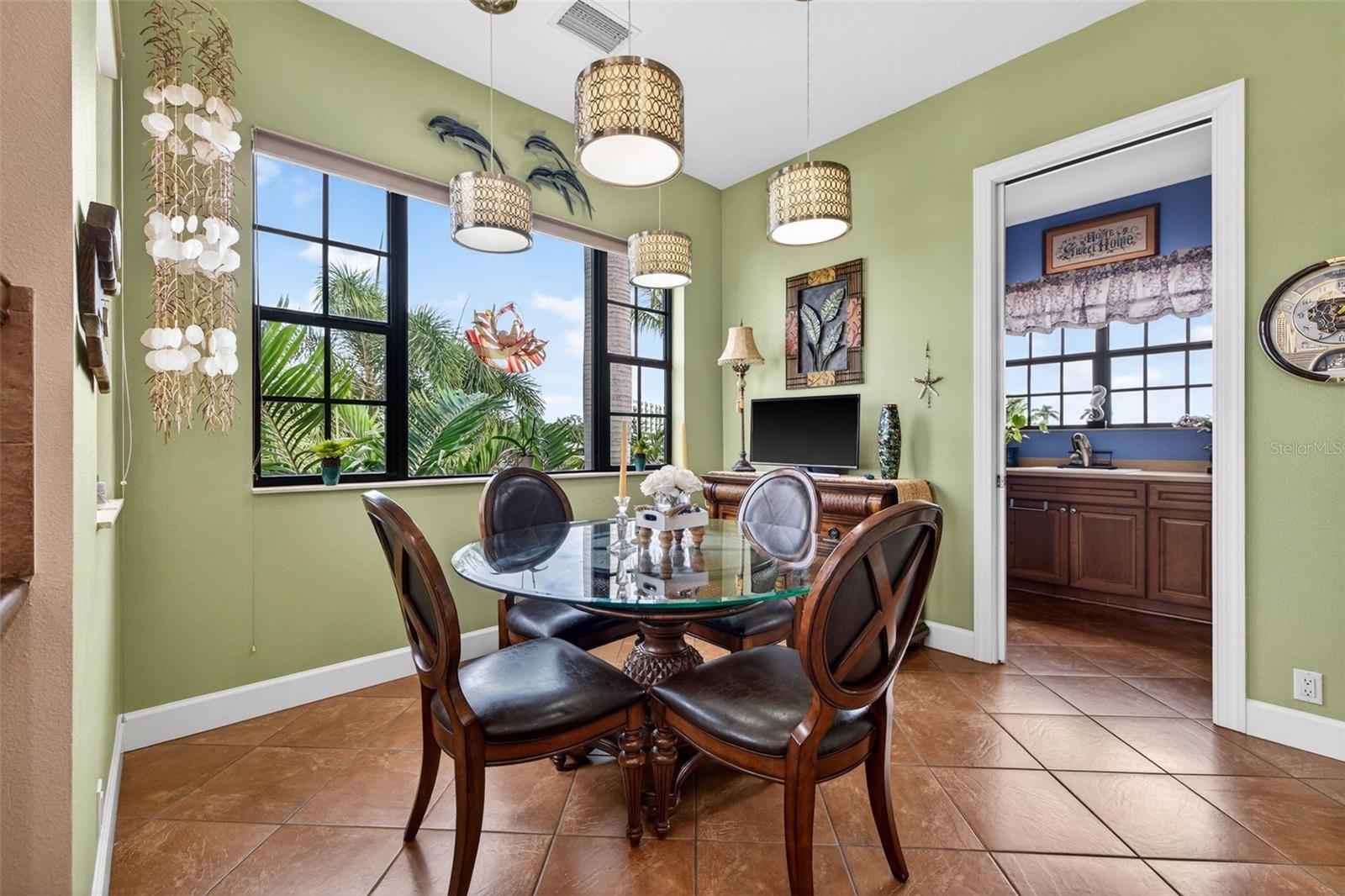 4401 38TH St ST PETERSBURG, FL 33711