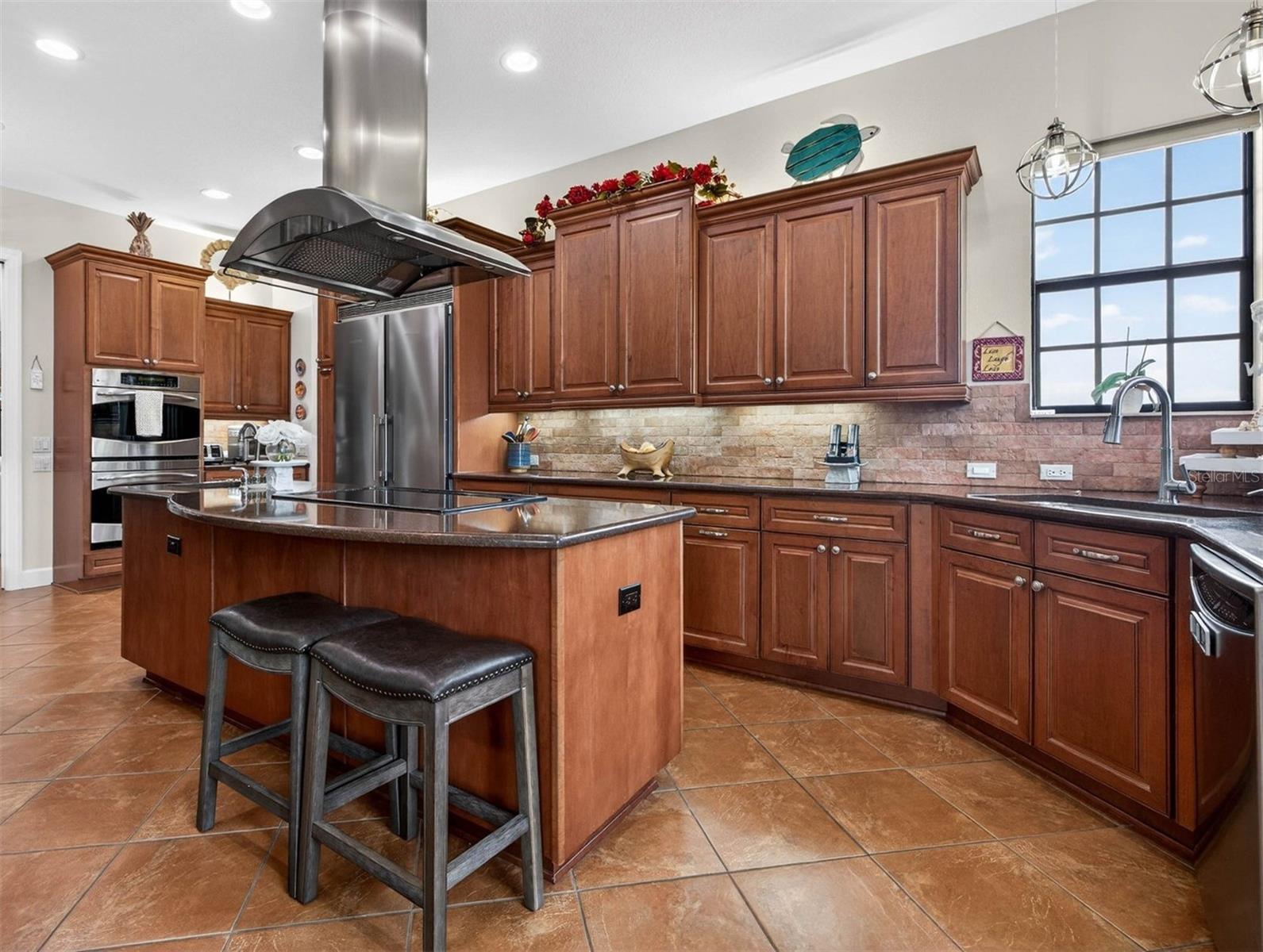 4401 38TH St ST PETERSBURG, FL 33711