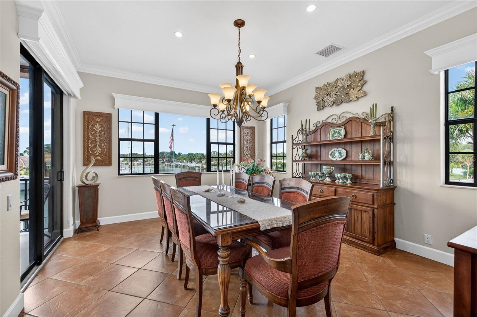 4401 38TH St ST PETERSBURG, FL 33711