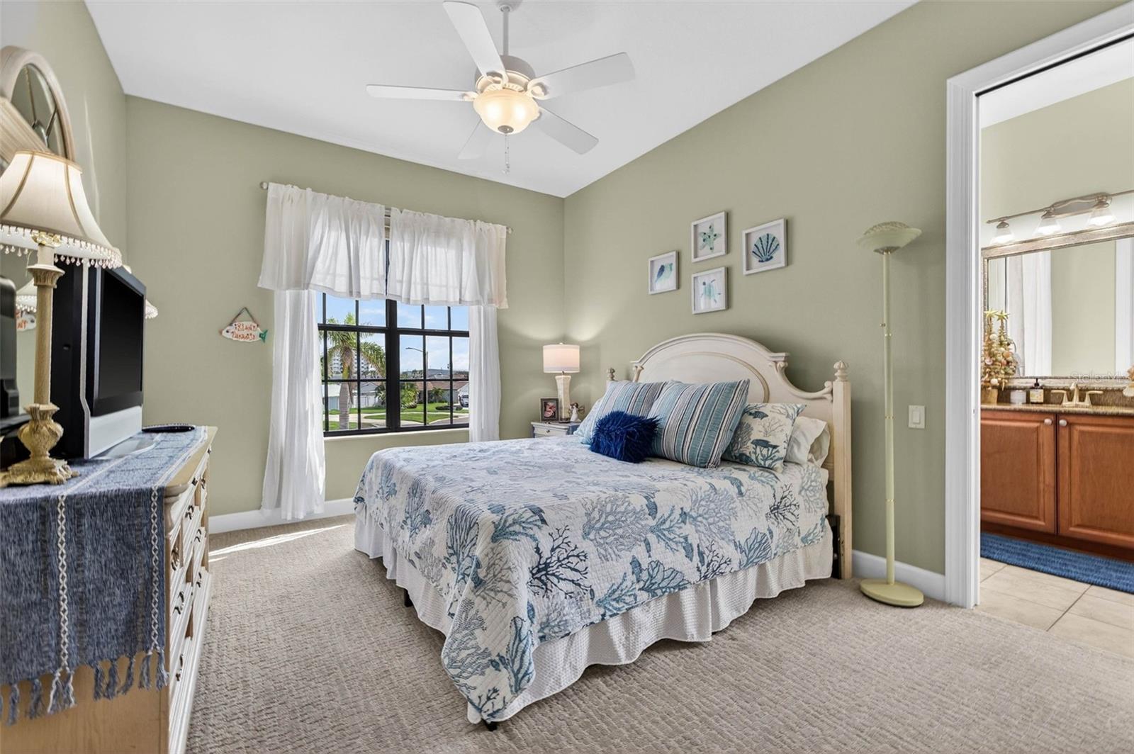 4401 38TH St ST PETERSBURG, FL 33711