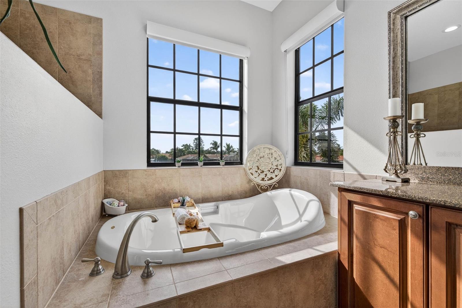 4401 38TH St ST PETERSBURG, FL 33711