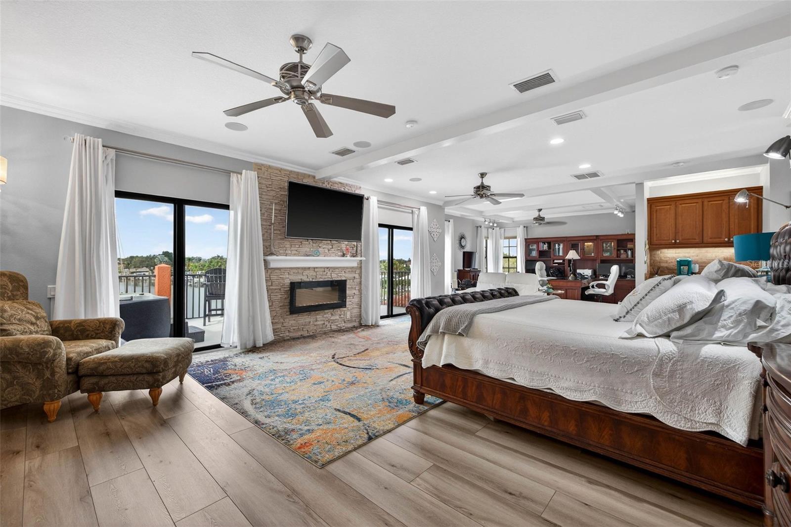 4401 38TH St ST PETERSBURG, FL 33711