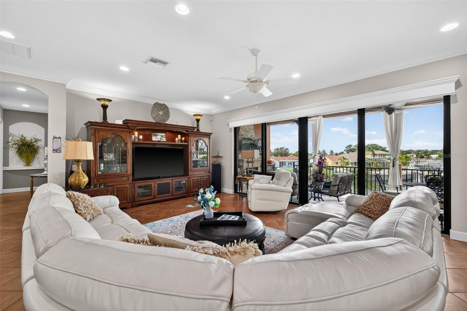 4401 38TH St ST PETERSBURG, FL 33711