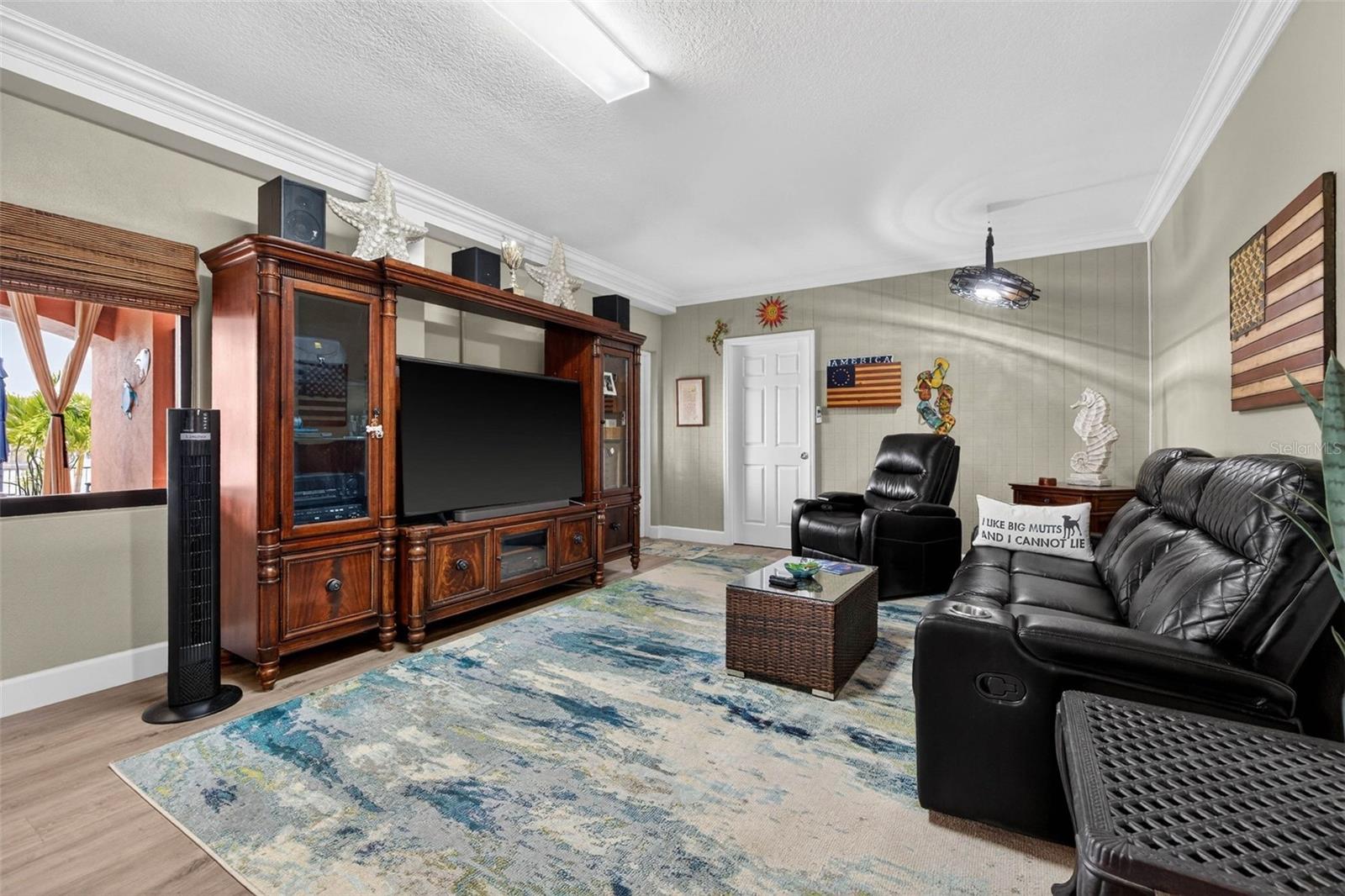 4401 38TH St ST PETERSBURG, FL 33711