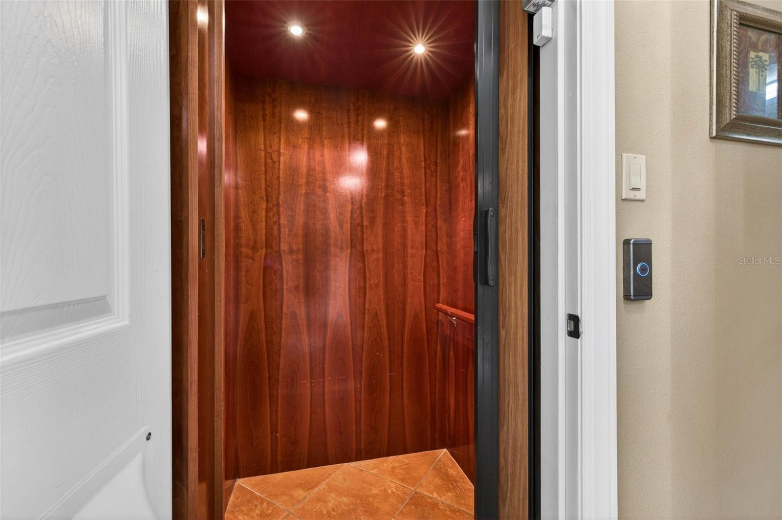 4401 38TH St ST PETERSBURG, FL 33711