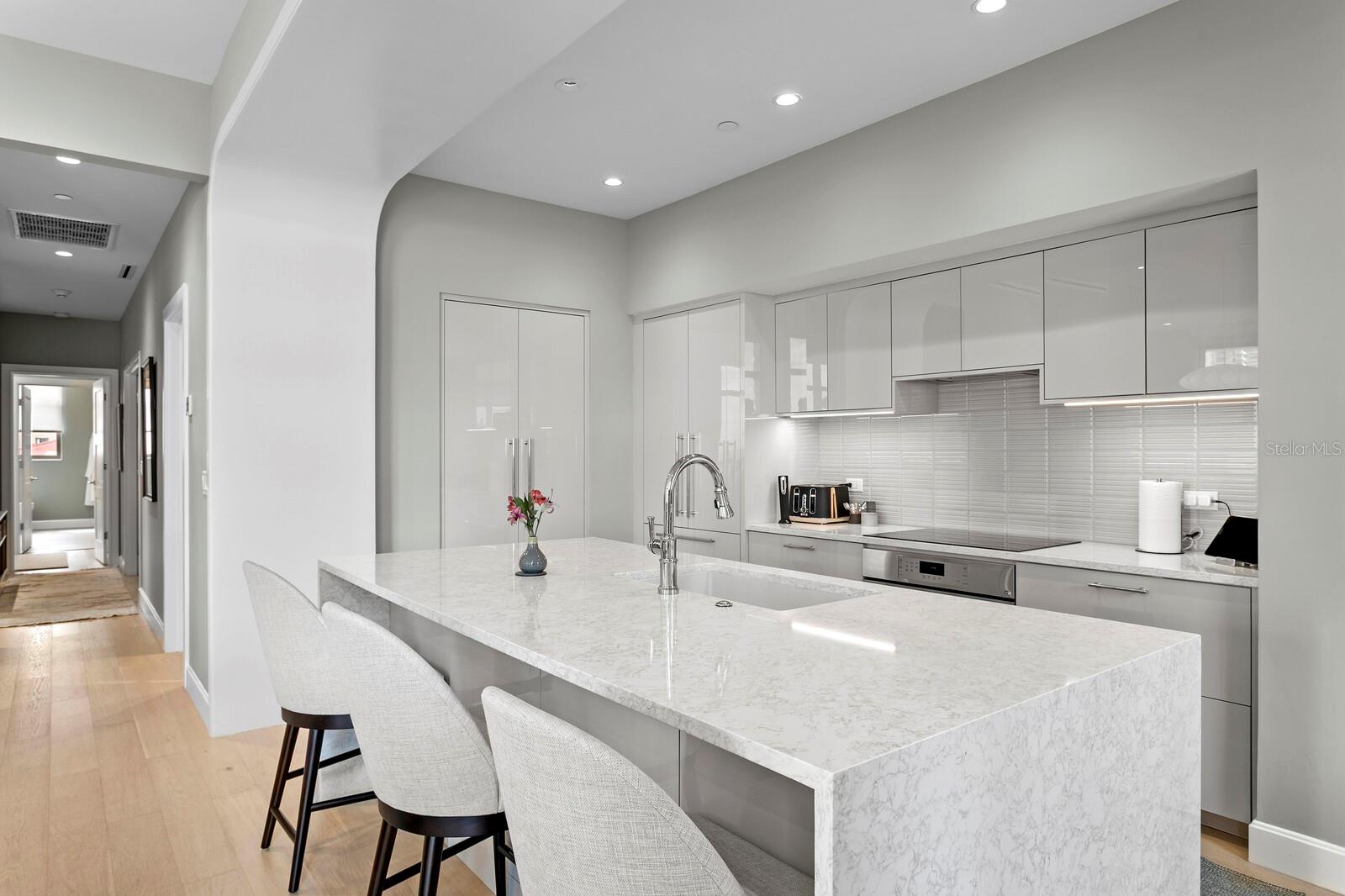 126 4TH Ave #502 ST PETERSBURG, FL 33701