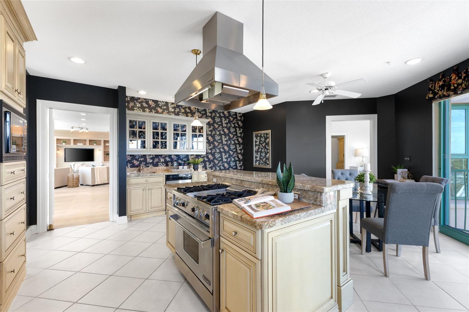 288 Bch Dr #9B ST PETERSBURG, FL 33701