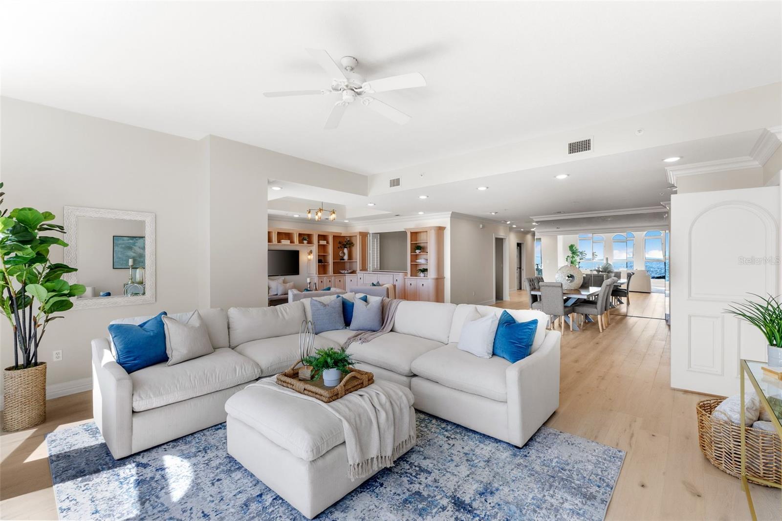 288 Bch Dr #9B ST PETERSBURG, FL 33701