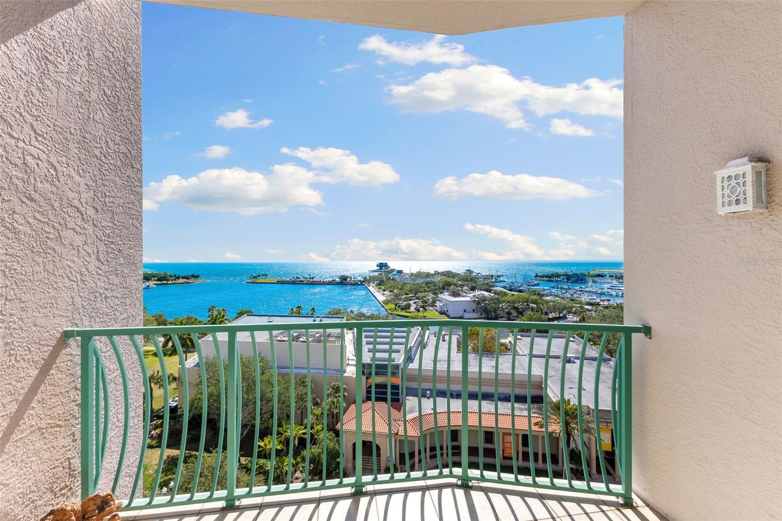 288 Bch Dr #9B ST PETERSBURG, FL 33701