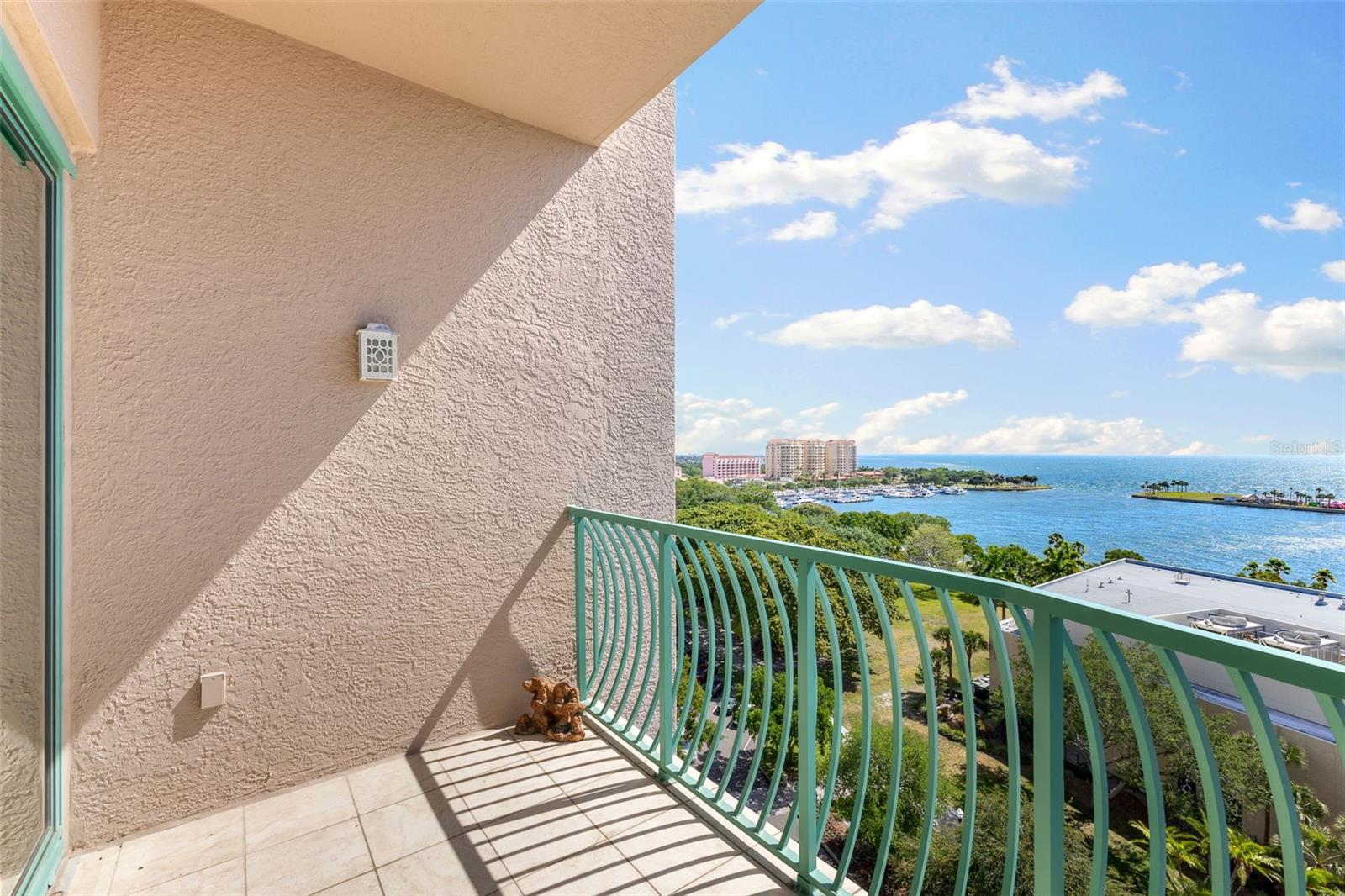 288 Bch Dr #9B ST PETERSBURG, FL 33701