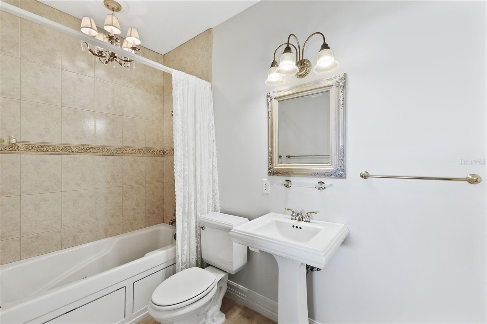 288 Bch Dr #9B ST PETERSBURG, FL 33701