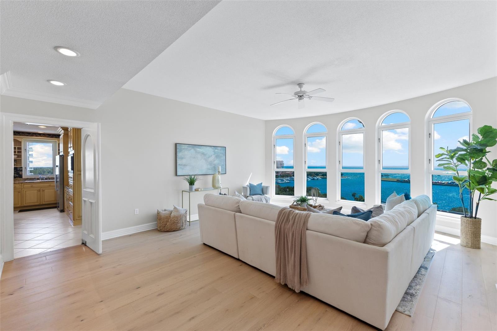 288 Bch Dr #9B ST PETERSBURG, FL 33701