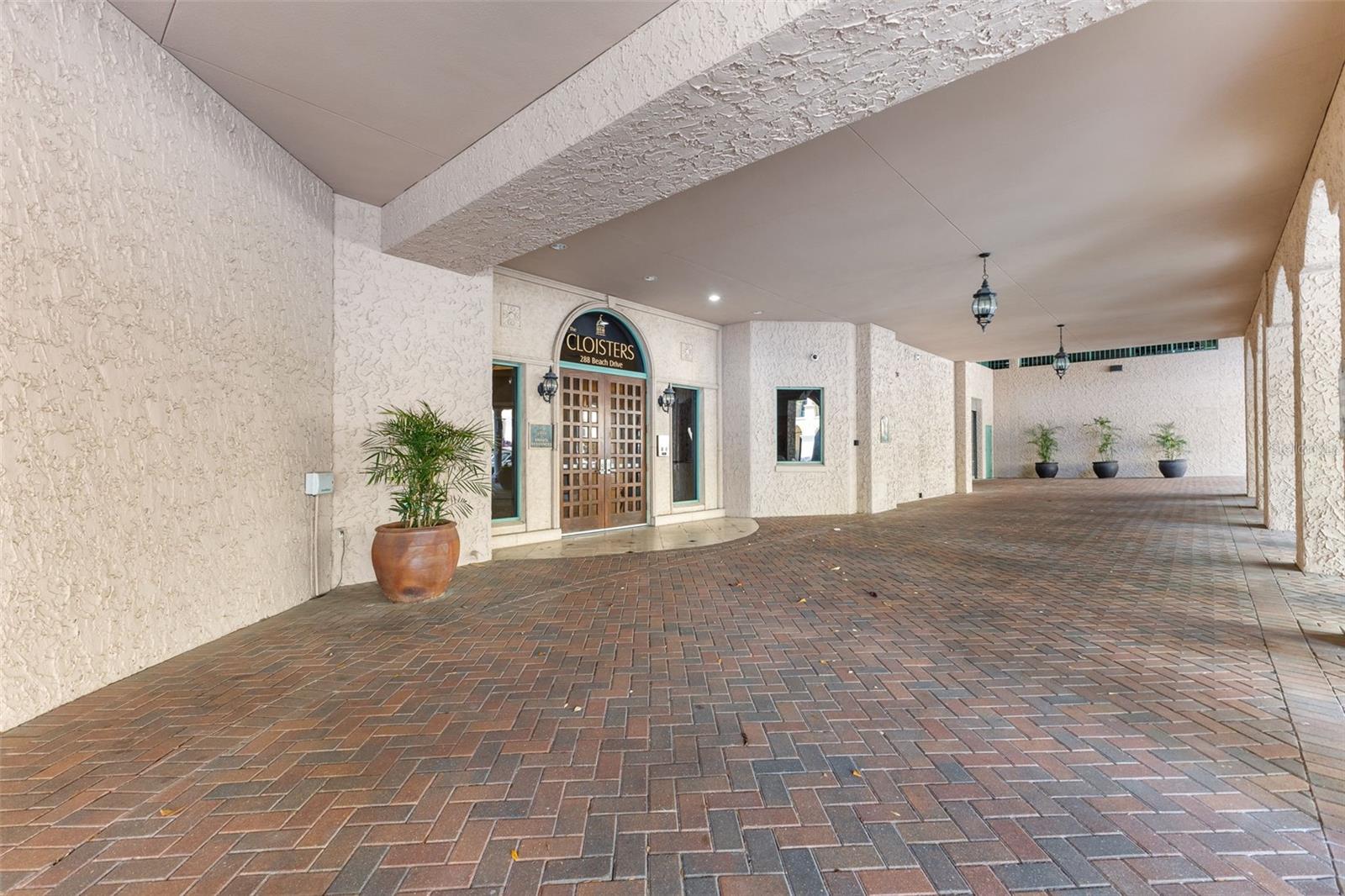 288 Bch Dr #9B ST PETERSBURG, FL 33701