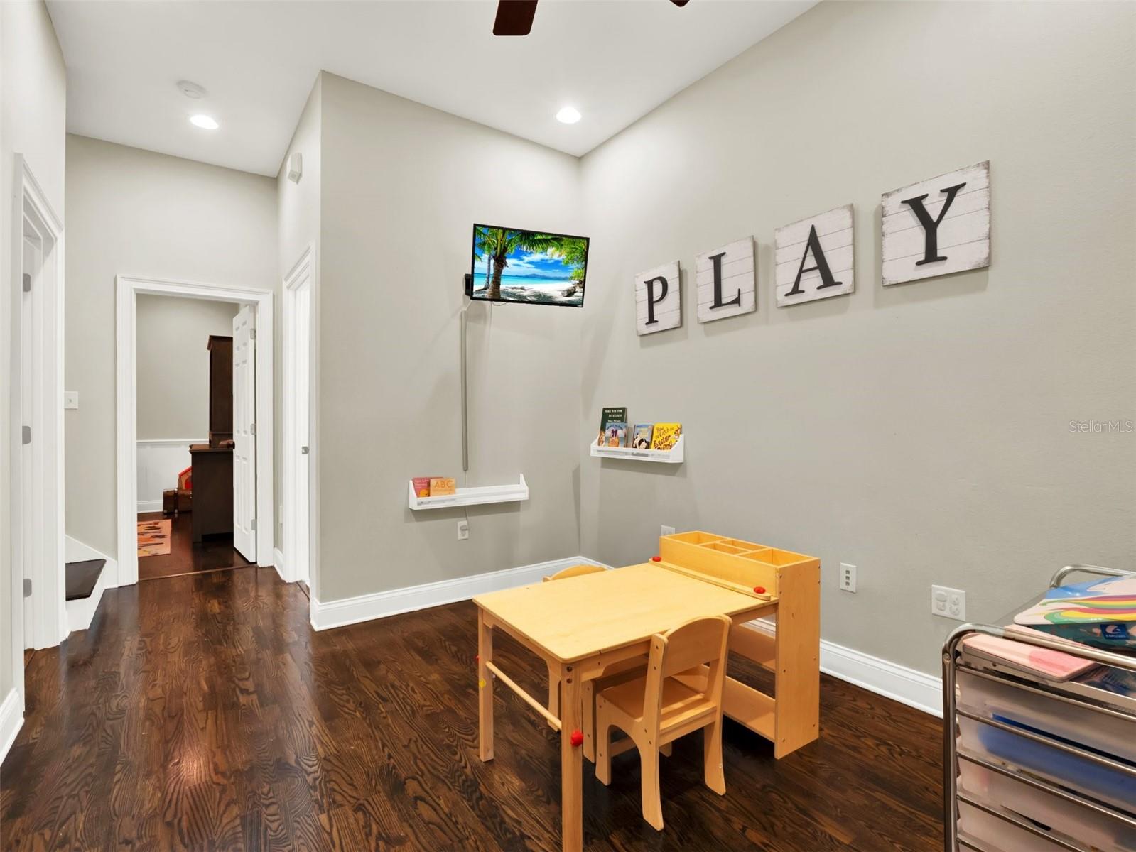 1516 BRIERCLIFF Dr ORLANDO, FL 32806