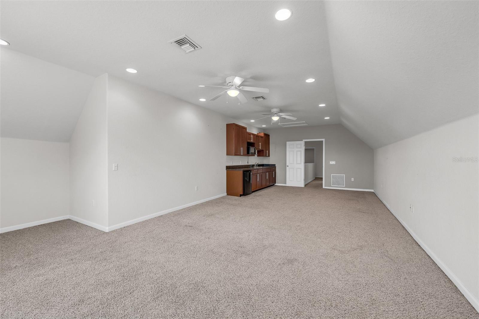 1698 TAYLOR Rdg Cir KISSIMMEE, FL 34744