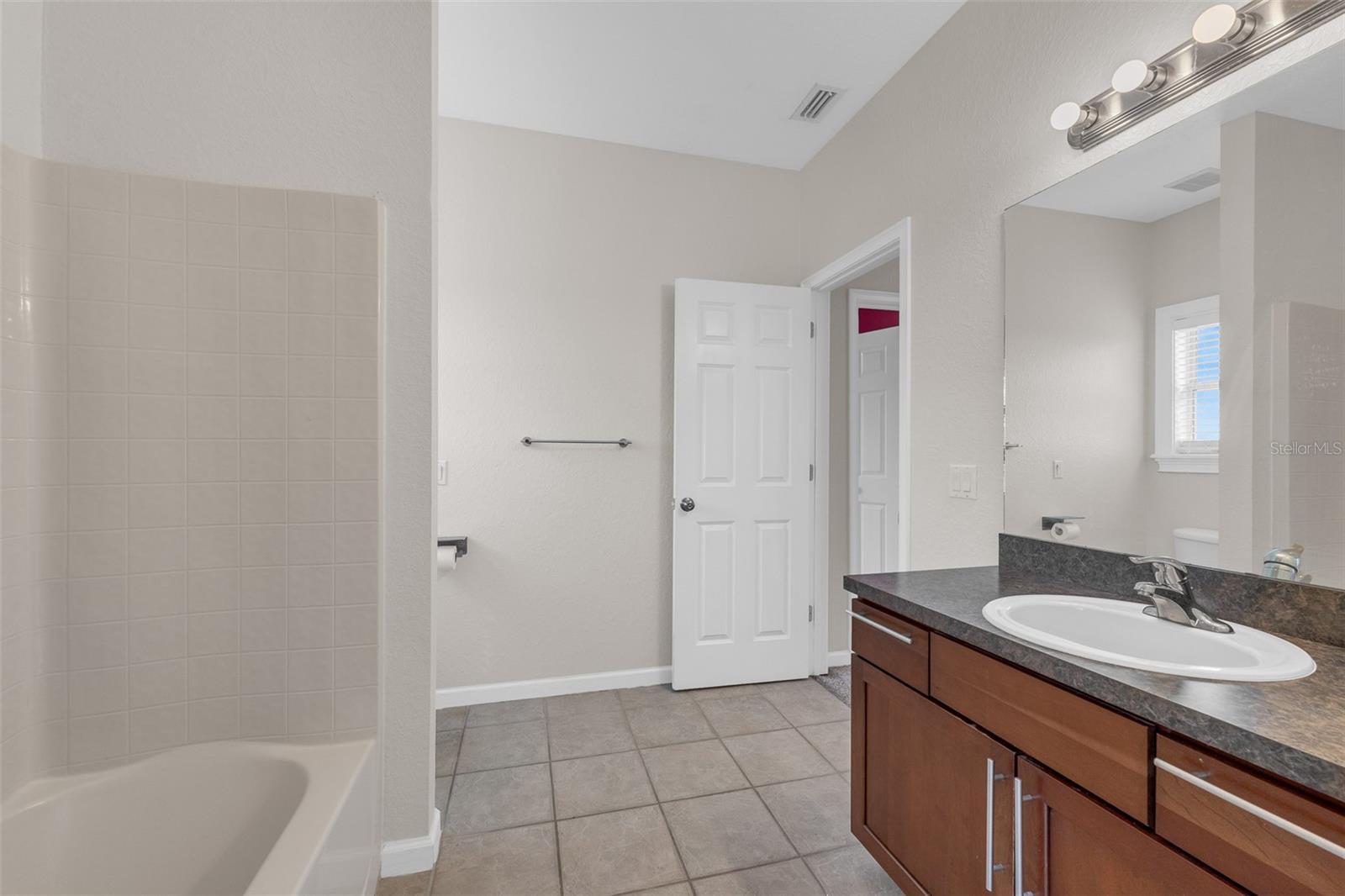 1698 TAYLOR Rdg Cir KISSIMMEE, FL 34744