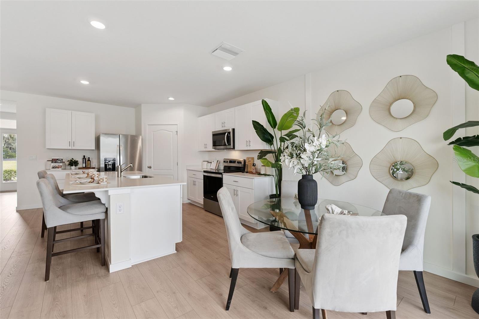 1809 HOWARD MESA Dr KISSIMMEE, FL 34744