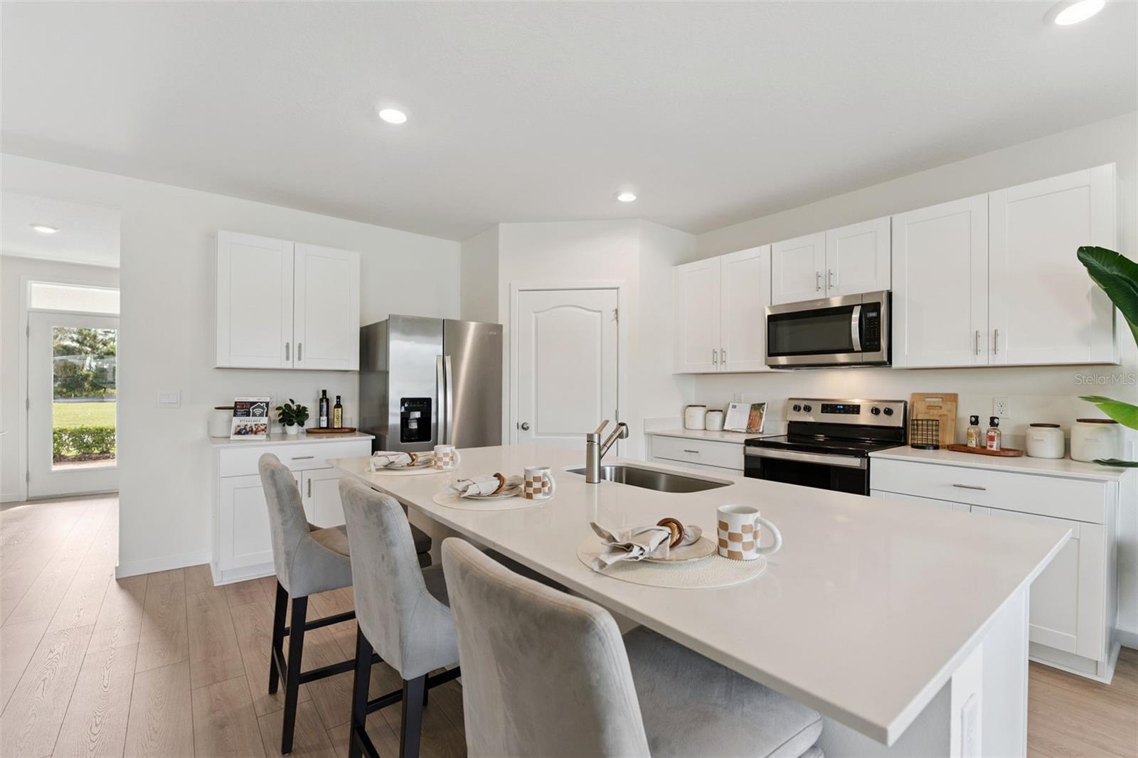 1809 HOWARD MESA Dr KISSIMMEE, FL 34744