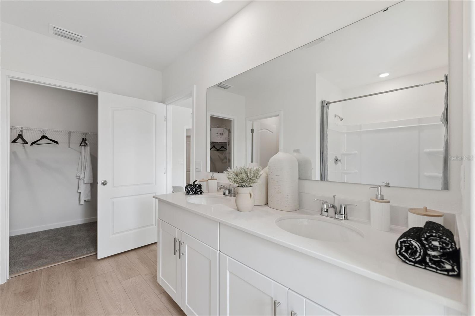 1809 HOWARD MESA Dr KISSIMMEE, FL 34744