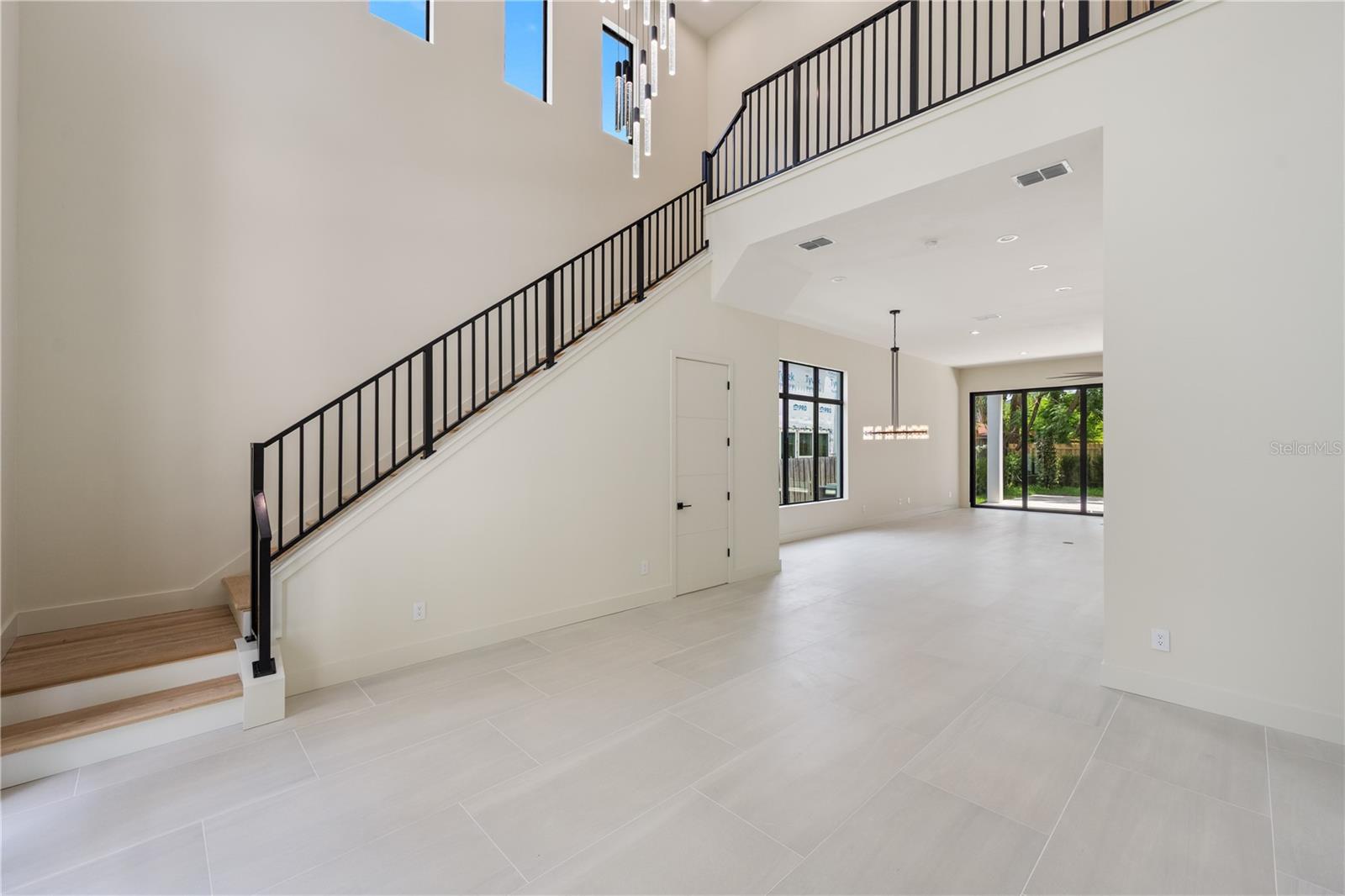 737 N SUMMERLIN Ave ORLANDO, FL 32803