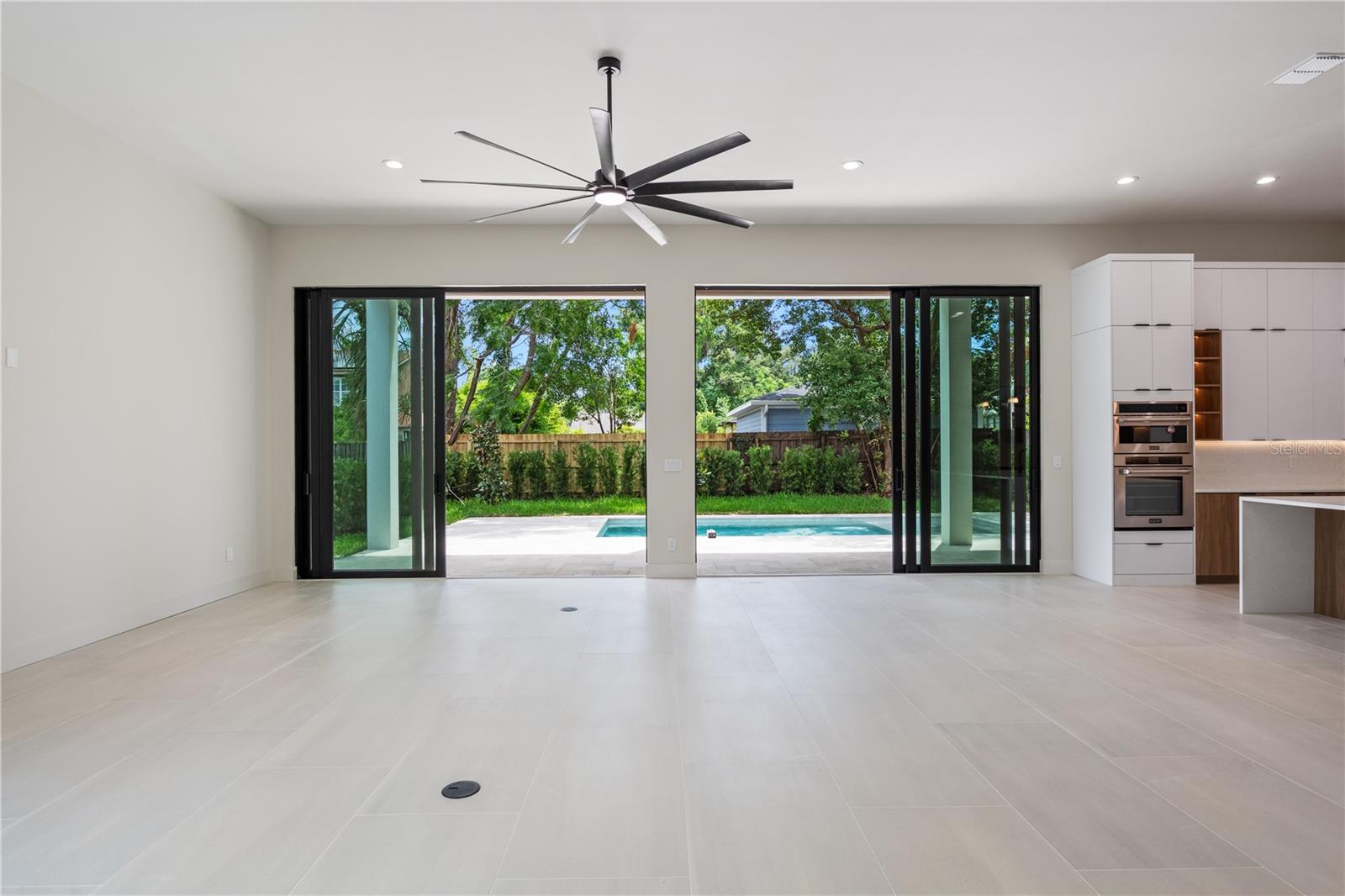 737 N SUMMERLIN Ave ORLANDO, FL 32803