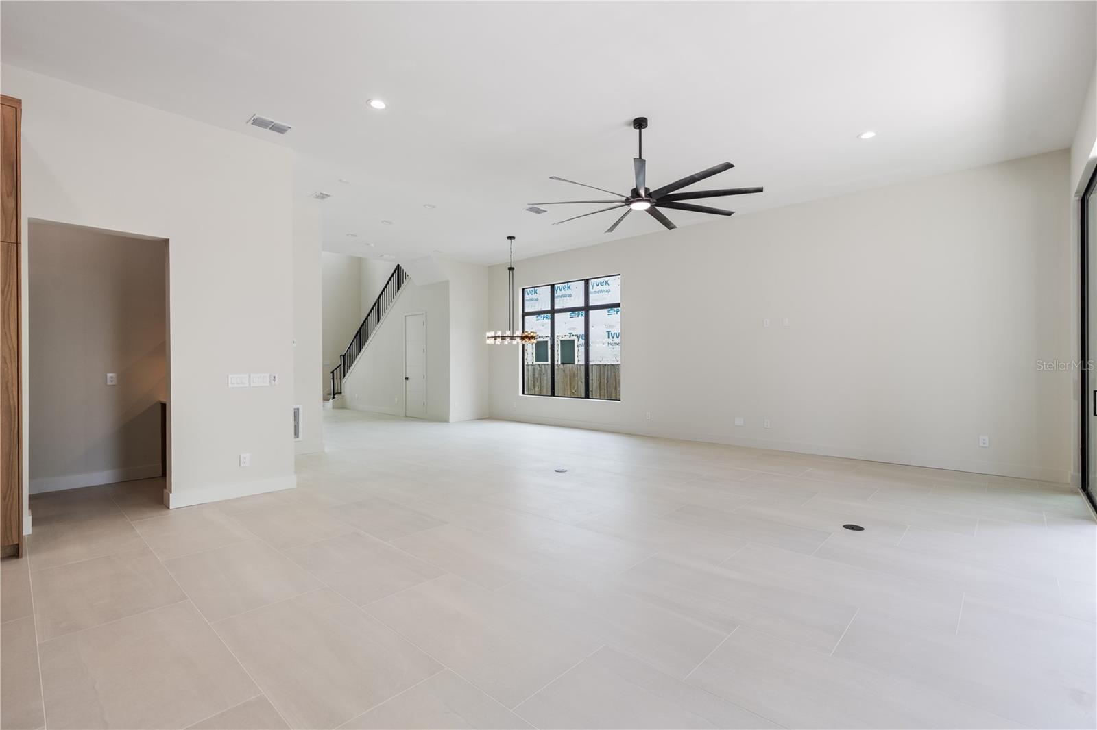 737 N SUMMERLIN Ave ORLANDO, FL 32803