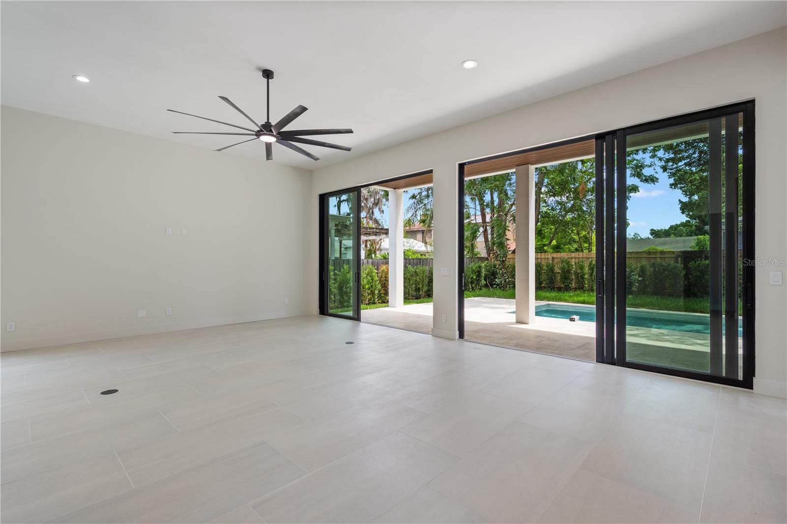 737 N SUMMERLIN Ave ORLANDO, FL 32803