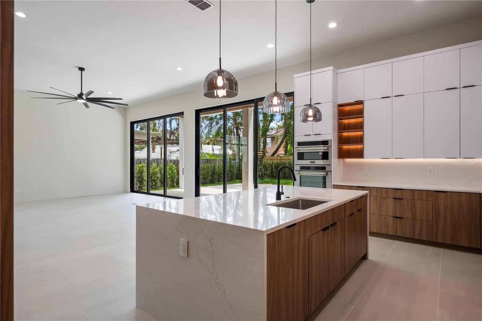 737 N SUMMERLIN Ave ORLANDO, FL 32803