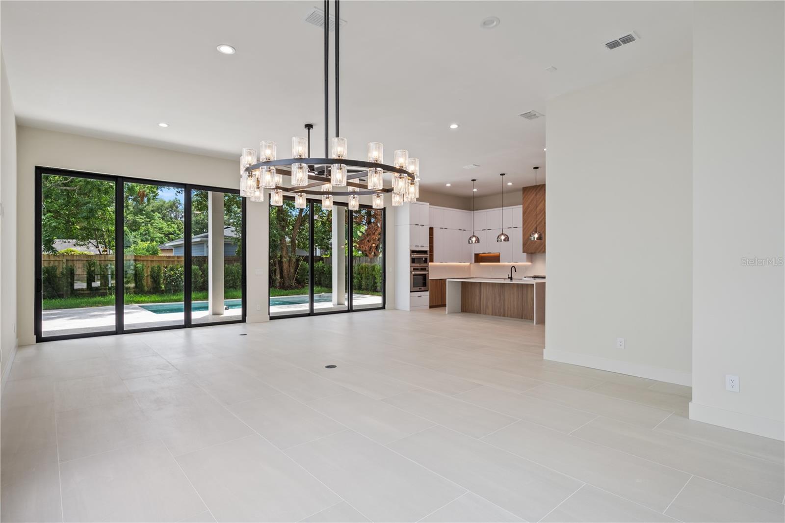 737 N SUMMERLIN Ave ORLANDO, FL 32803