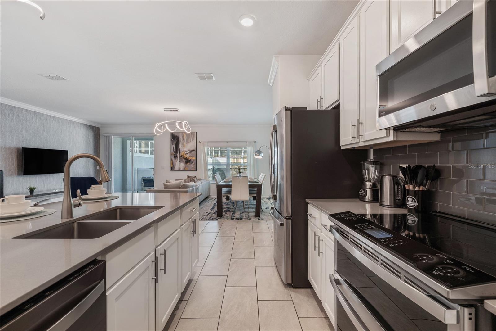 1070 SPLASH SHOT Pl DAVENPORT, FL 33896