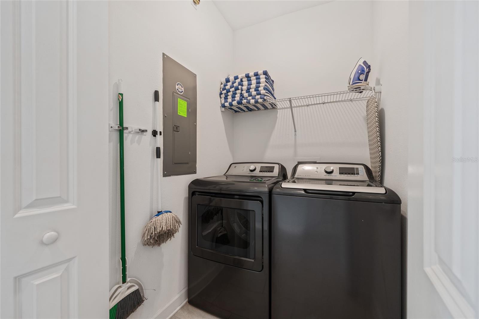 1070 SPLASH SHOT Pl DAVENPORT, FL 33896