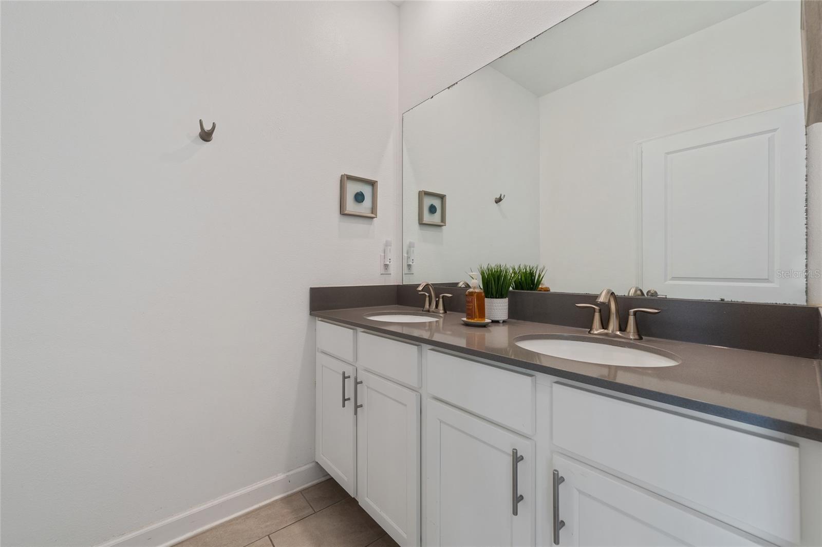 1070 SPLASH SHOT Pl DAVENPORT, FL 33896