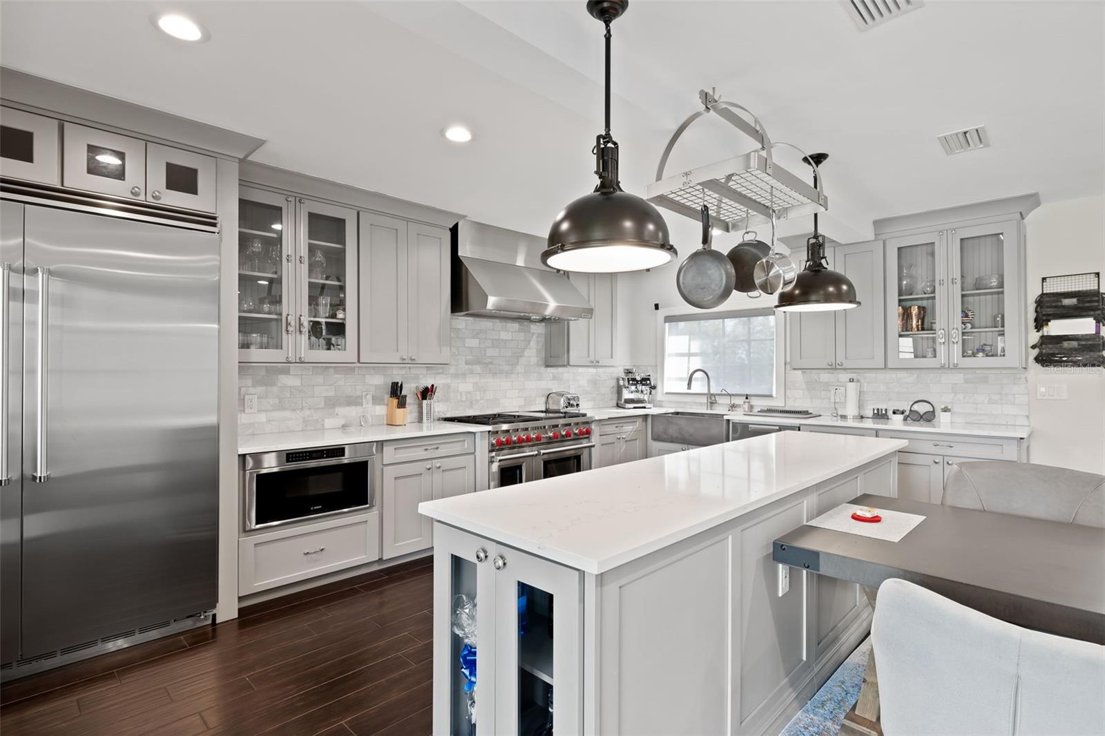 140 BRIGHTWATERS Blvd ST PETERSBURG, FL 33704