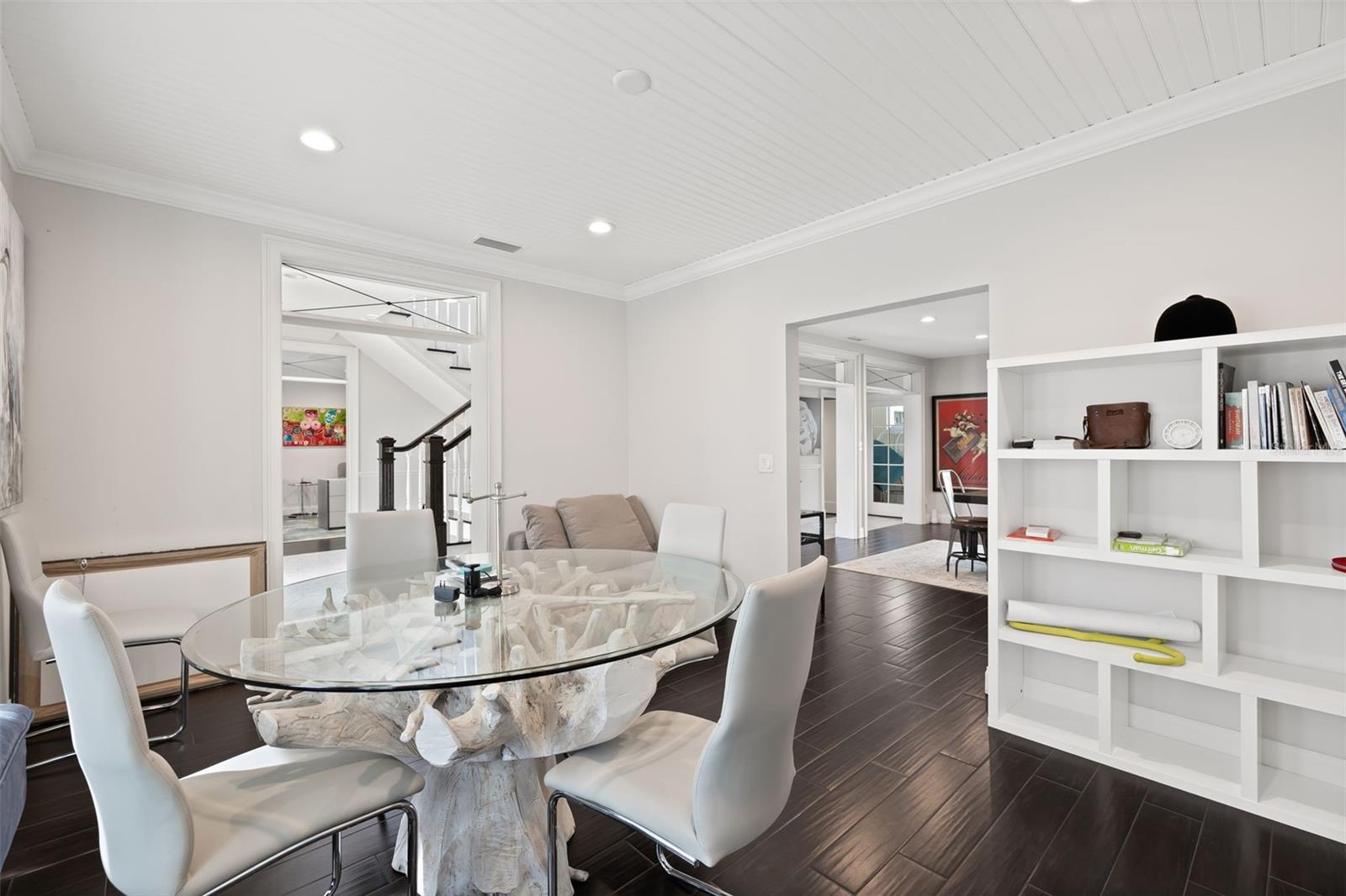 140 BRIGHTWATERS Blvd ST PETERSBURG, FL 33704