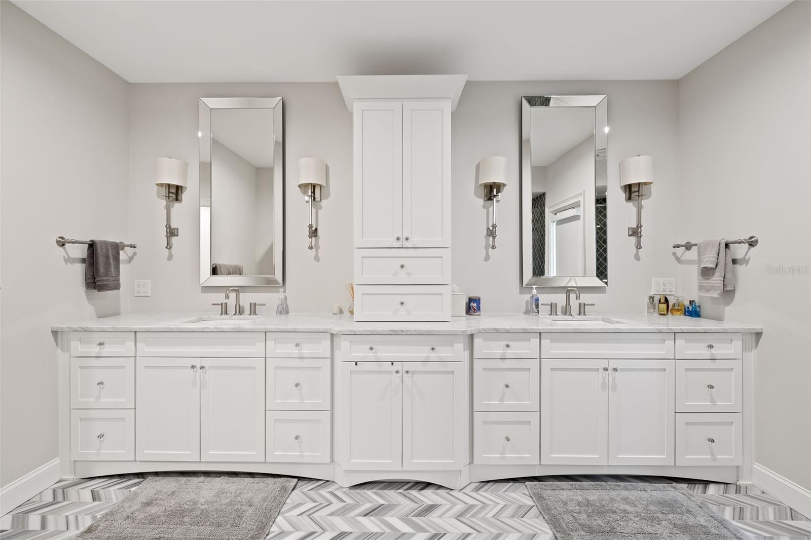 140 BRIGHTWATERS Blvd ST PETERSBURG, FL 33704