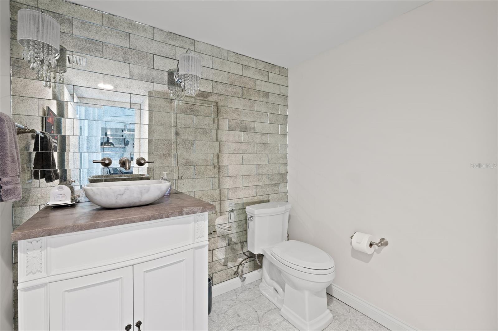 140 BRIGHTWATERS Blvd ST PETERSBURG, FL 33704