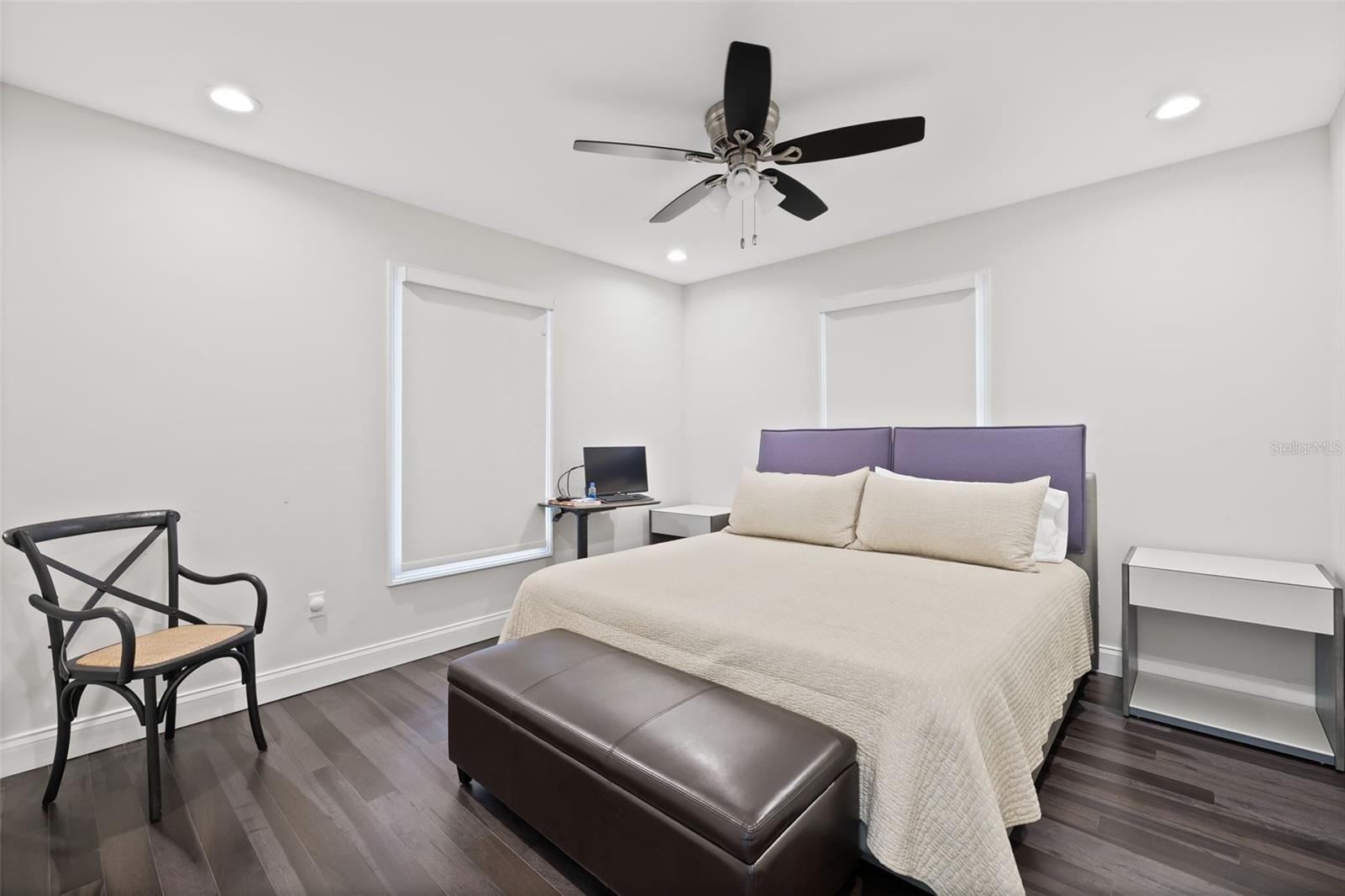 140 BRIGHTWATERS Blvd ST PETERSBURG, FL 33704