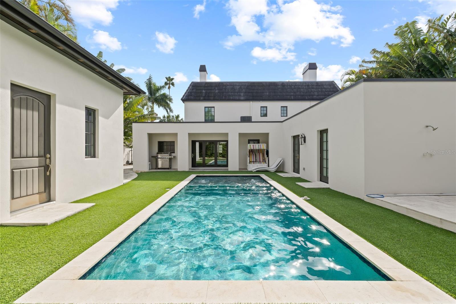 140 BRIGHTWATERS Blvd ST PETERSBURG, FL 33704