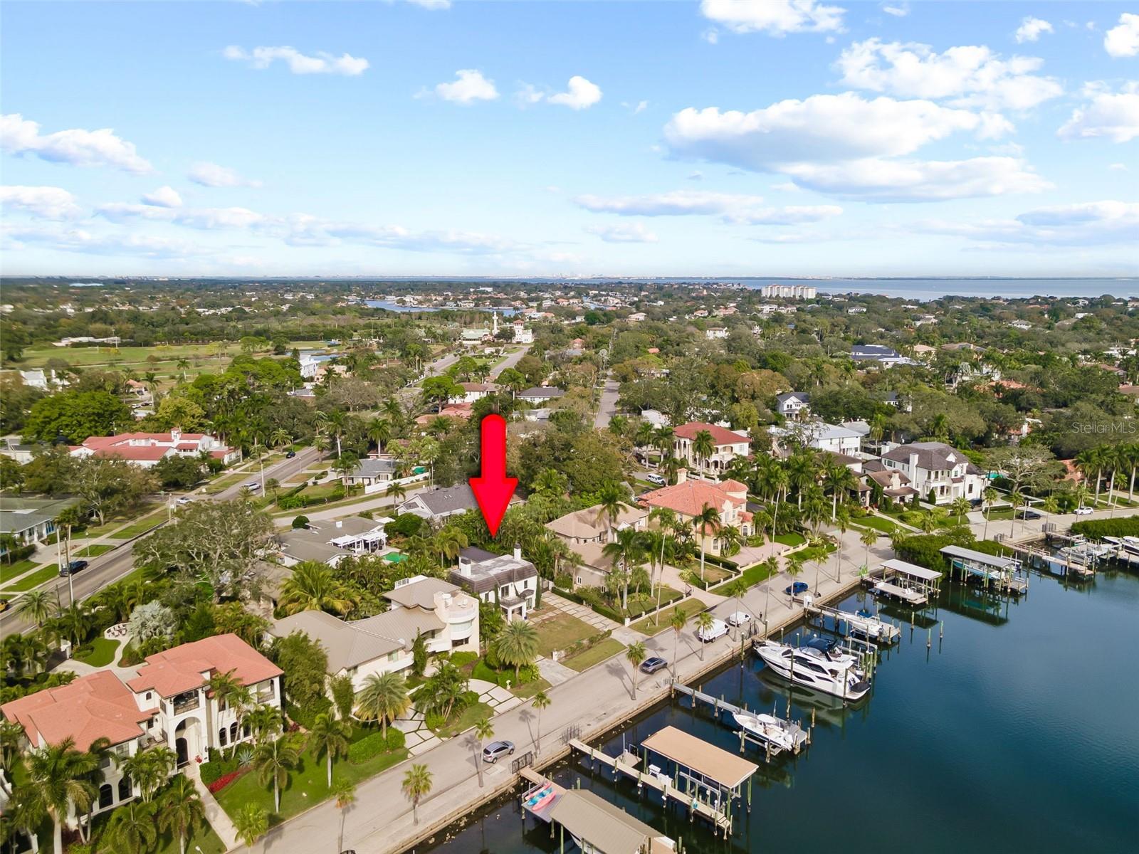 140 BRIGHTWATERS Blvd ST PETERSBURG, FL 33704