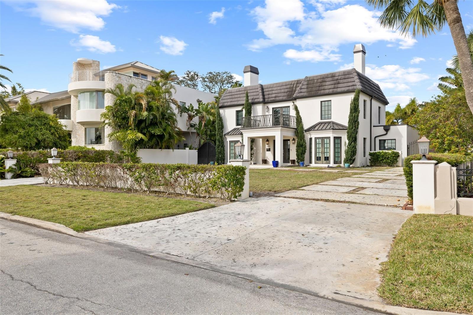 140 BRIGHTWATERS Blvd ST PETERSBURG, FL 33704