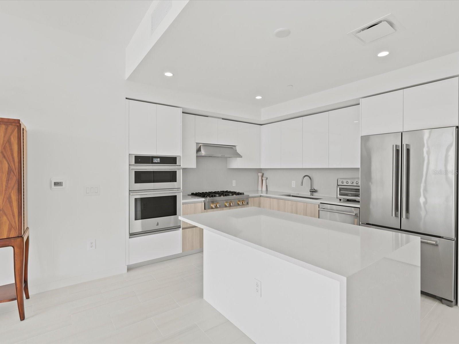 400 CENTRAL Ave #1603 ST PETERSBURG, FL 33701