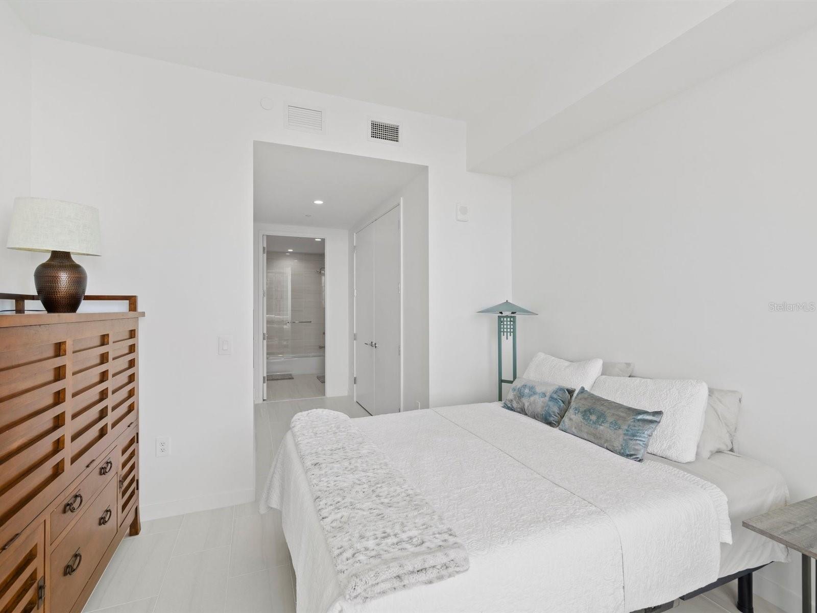 400 CENTRAL Ave #1603 ST PETERSBURG, FL 33701