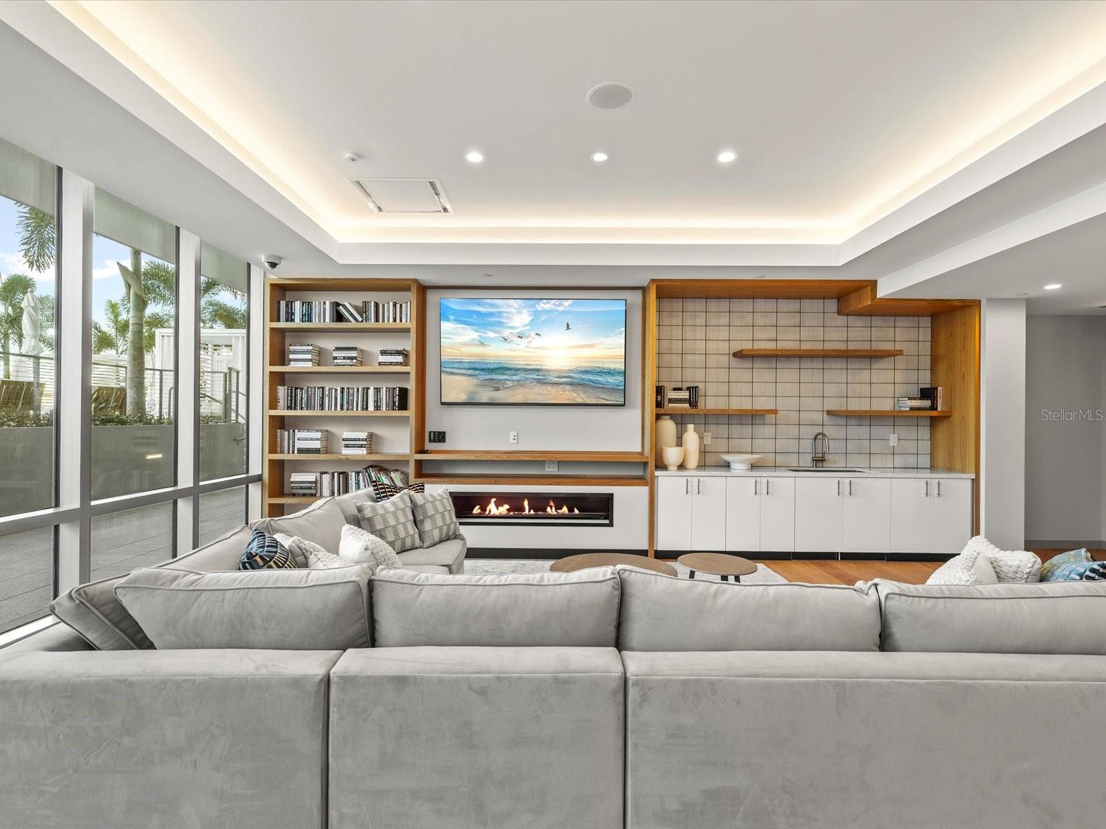 400 CENTRAL Ave #1603 ST PETERSBURG, FL 33701